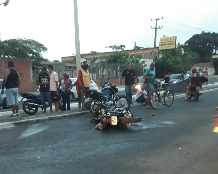 Motociclista sofre mal súbito e morre ao colidir em poste na zona Sul de Teresina